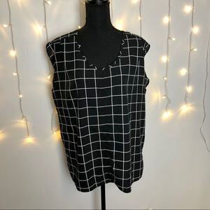 Black and white box design blouse plus size